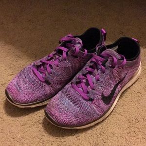 Size 6 Nike Free